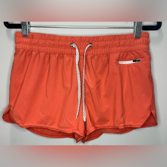 Vuori Pants - Vuori Women’s Clementine 2.0 Shorts in Grapefruit Color Way size Large
